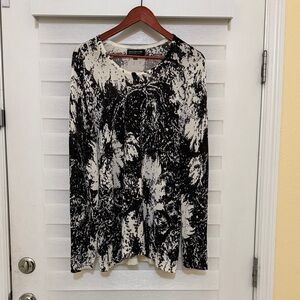 Jones New York Black and Cream Long Sleeve Top